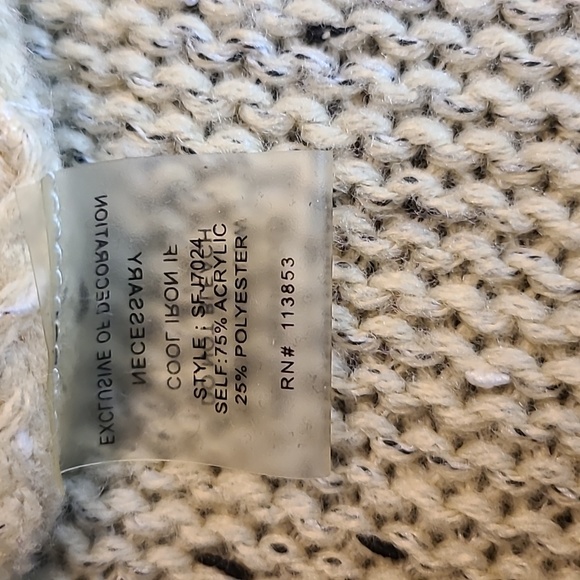 Market & Spruce Button Back Sweater - Picture 9 of 13